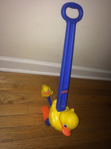 WADDLE DUCK PUSH TOY QUACKS CHILDREN/TODDLER
