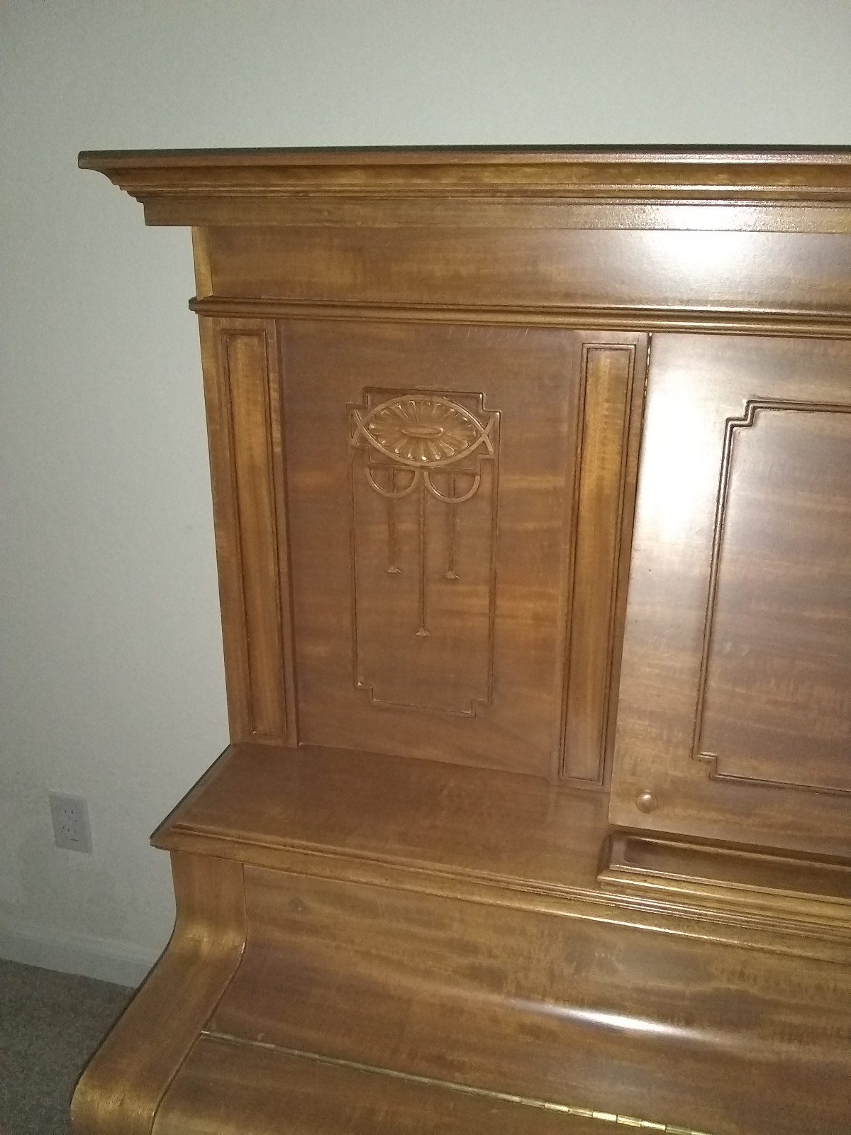 Upright Piano Mason Hamlin, built 1906. Mahogany case & bench. Art deco trim