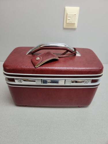 Vintage Samsonite Silhouette II Train Case Cranberry w