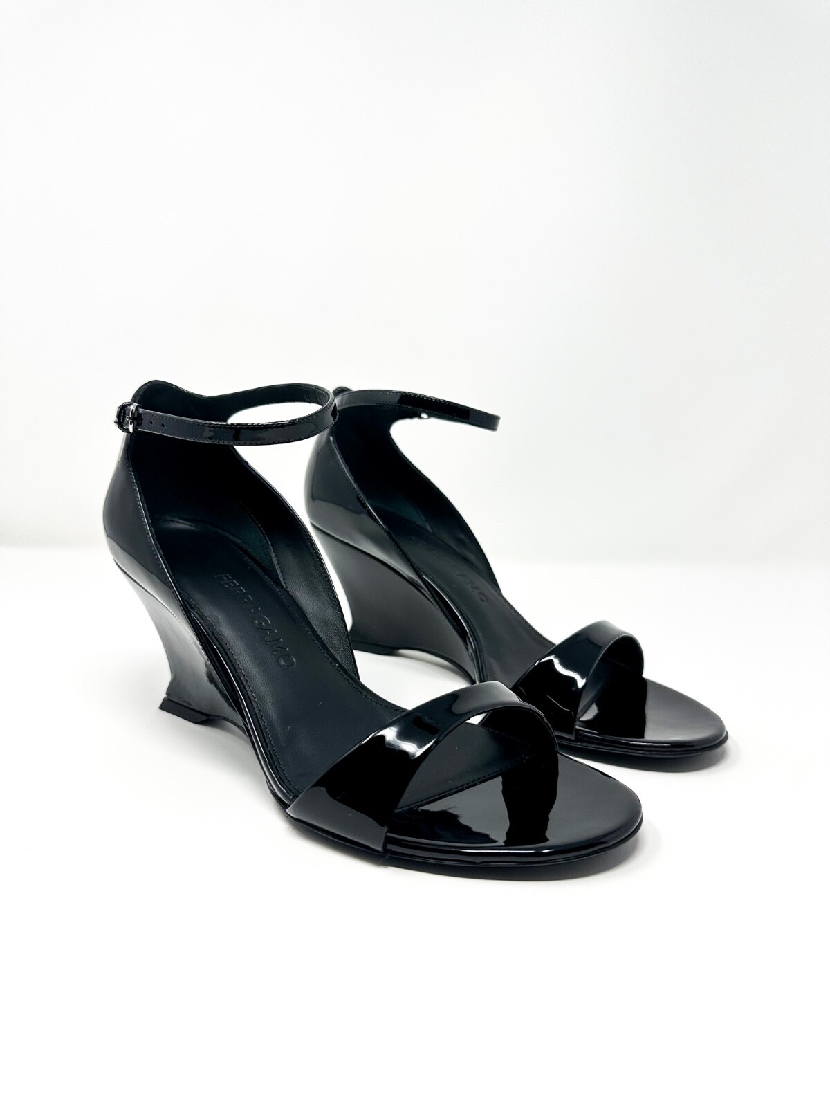 Pre-owned Ferragamo Salvatore  Women's Vidette Patent Leather Wedge Sandals 8 C $1050 In Black