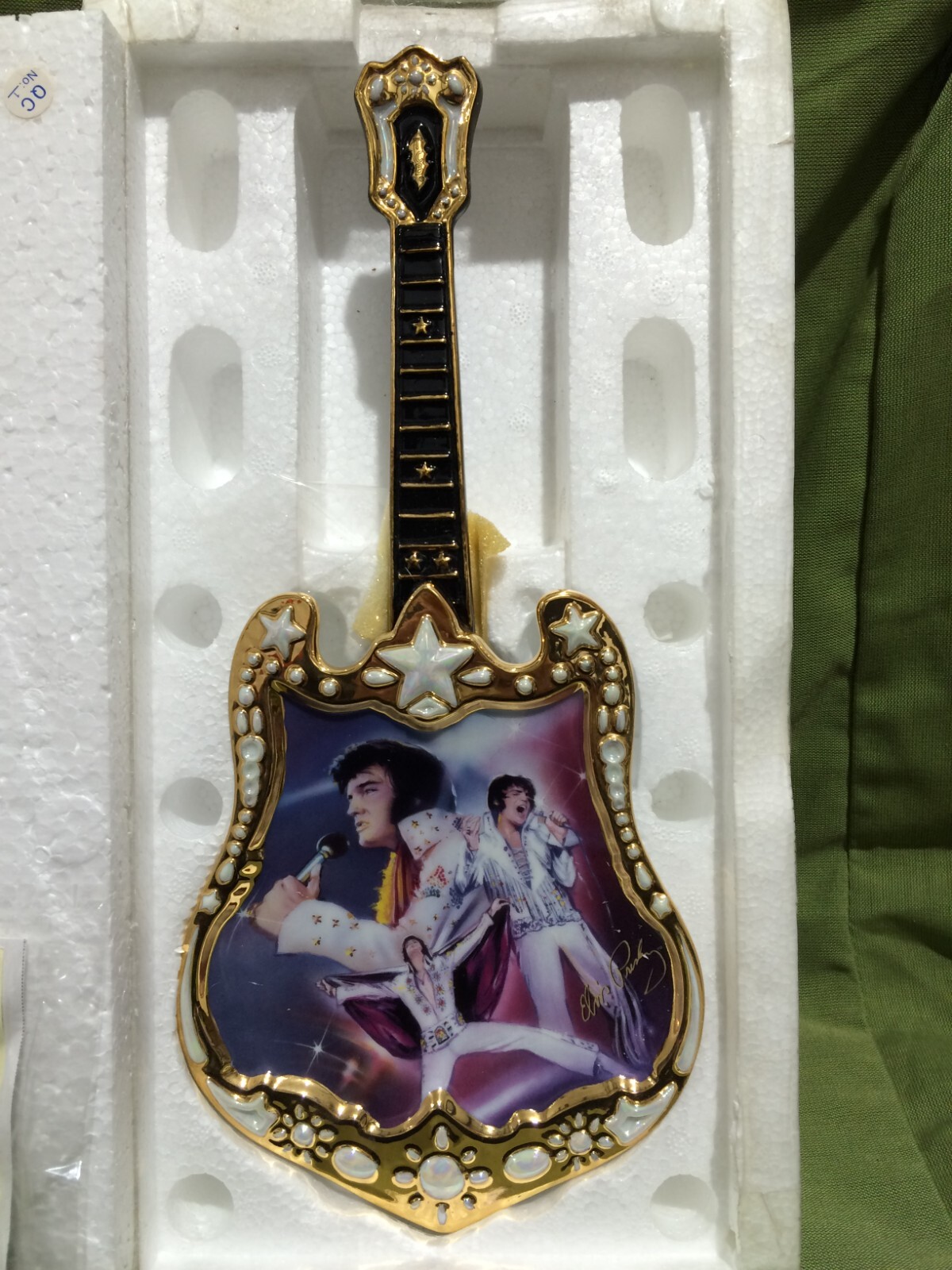 specialeditionーＥＬVＩＳ ELVIS PRESLEY: Limited Edition Shaped (CD, Boxed Set) 3803