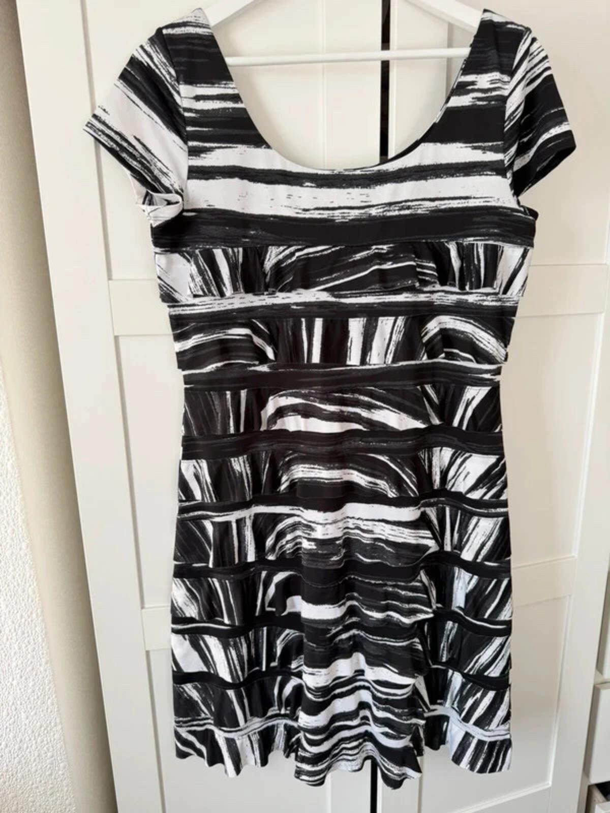 Roman size 14 Black & White Abstract Stripe Bodycon Dress | Monochrome Ruffle