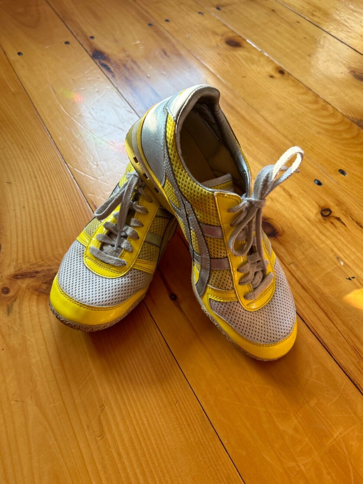 Asics Onitsuka Tiger Sneakers Yellow size 40 EU 8.5 USA Asics Onitsuka Tiger Sneakers Yellow size 40 EU 8.5 USA