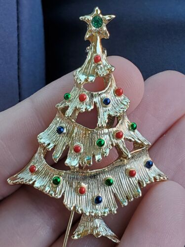 Wildfire Fashion Christmas Tree Pin with Red Clear and Green Crystals Goldtone Wildfire Fashion Christmas Tree Pin with Red Clear and Green Crystals Goldtone