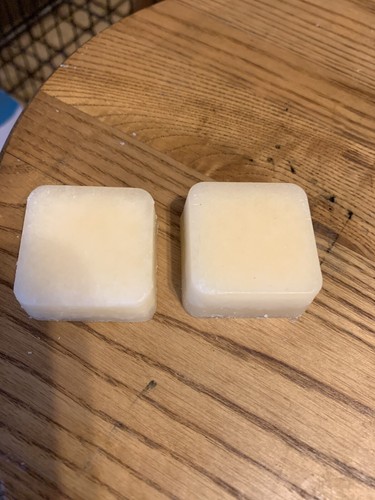 2 LARGE MAPLE CREAM WAX MELTS