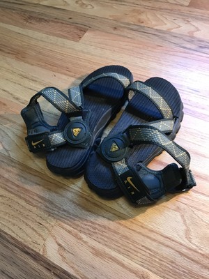 vintage nike flip flops