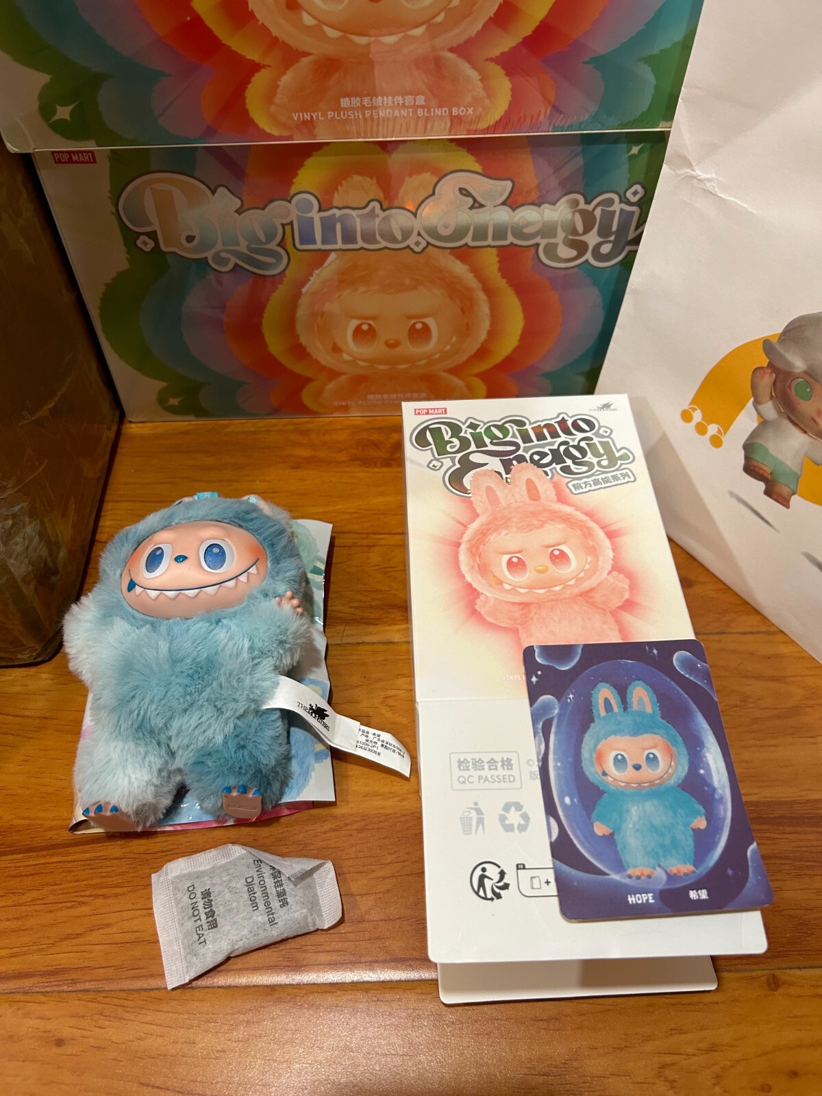POP MART ラブブ エナジー HOPE Pop Mart Labubu V3 Monster Big Into Energy HOPE Vinyl Plush