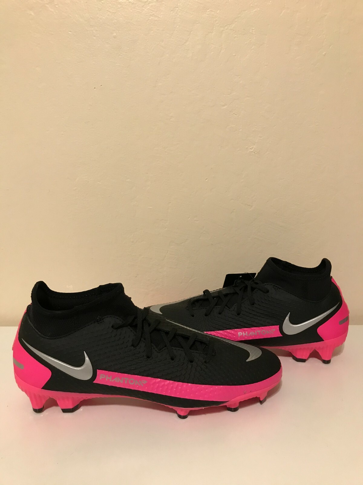 mens soccer cleats size 7.5