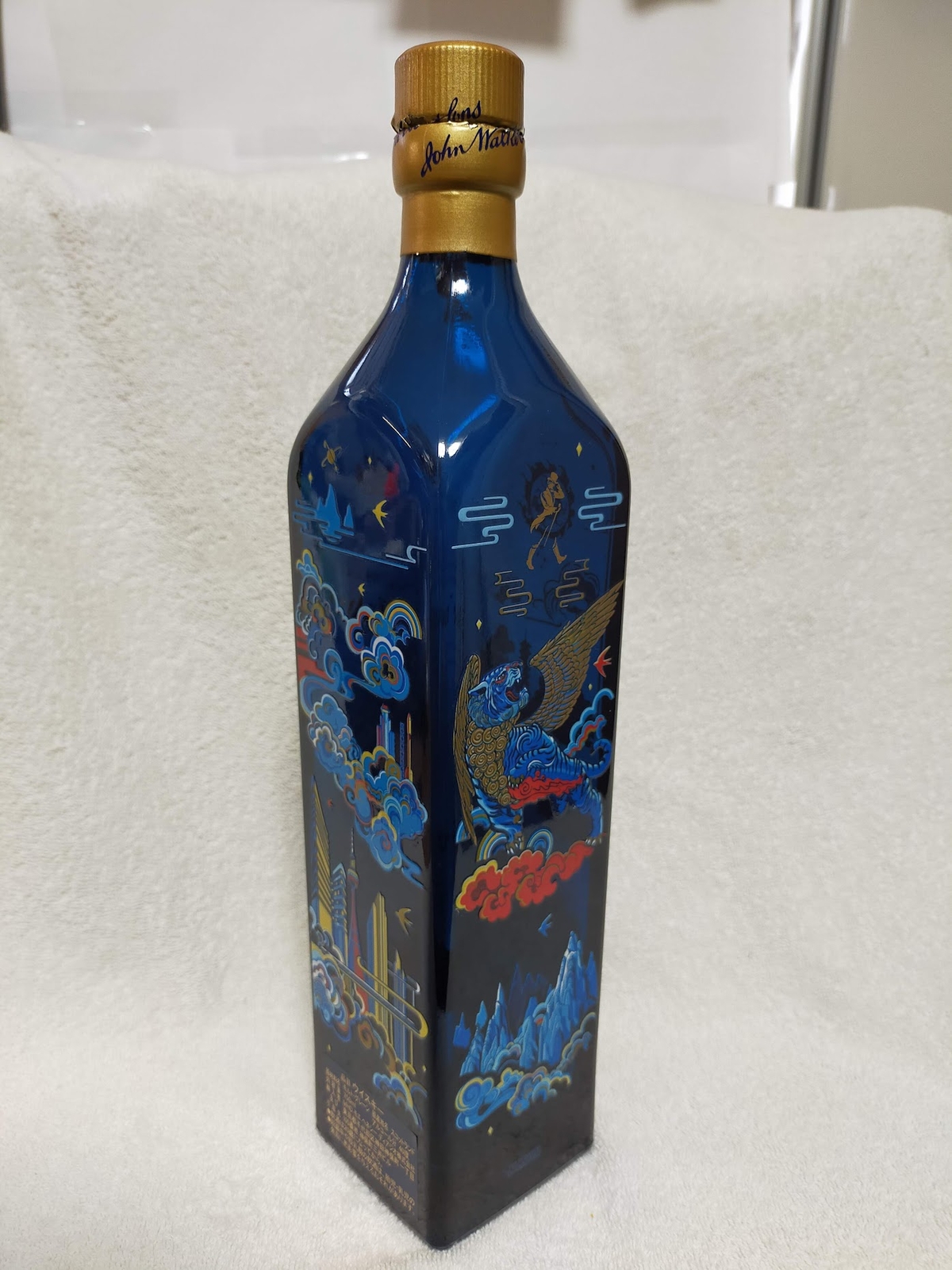 ジョニーウォーカー Blue Label Thailand Edition ジョニーウォーカー ブルーラベル グラス付きギフトボックス2025