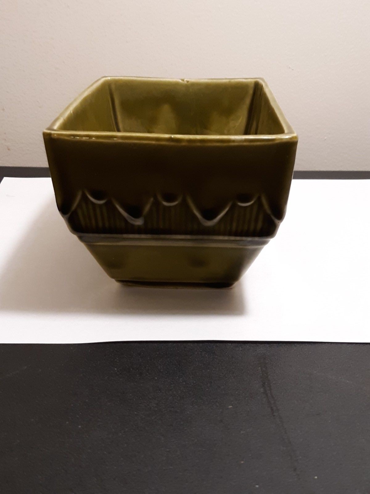 usa pottery green planter, hull, hall, mccoy marked #611