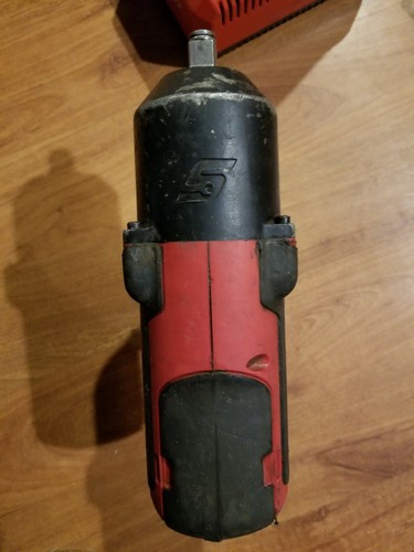 Snap On Tools 1/2” Drive Cordless Impact 18V 1 Battery And Charger # CT8850O !