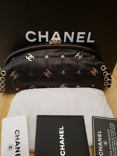 Chanel CHANEL Medallion Jumbo Cutout Logo Necklace Gold