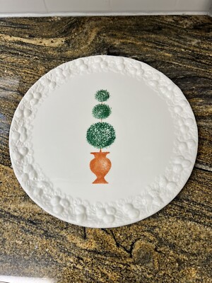 Bloomingdale Main Course White X-Large Round Platter 13.5 Inches3-D Design Italy
