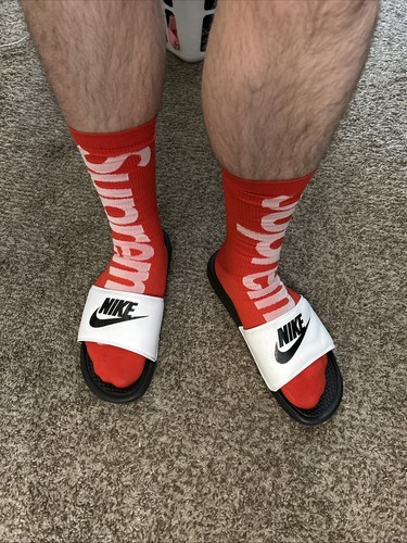 【本物保証 /関税・送料無料】Supreme Nike Lightweight Socks 本物保証 /関税・送料無料】Supreme Nike Lightweight Socks
