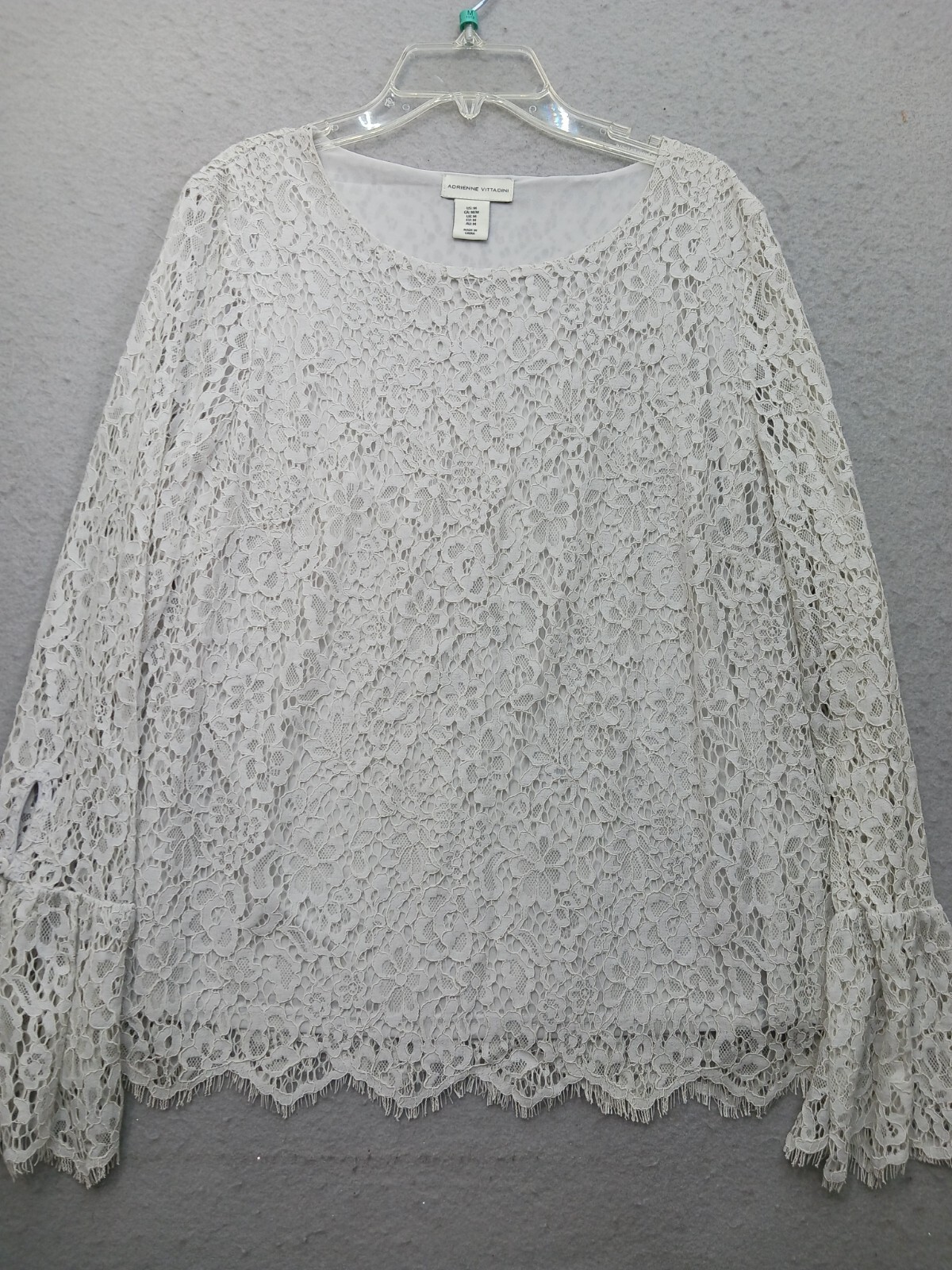 Adrienne Vittadini Women's Blouse Size M Ivory Scoop Neck Long Bell Sleeve Work