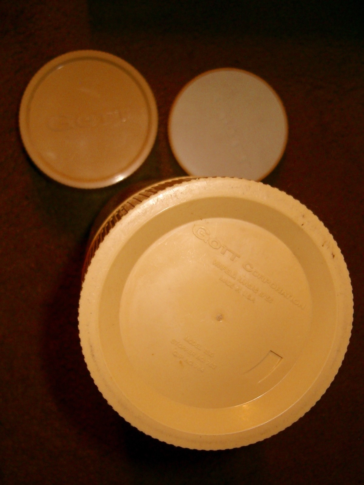 Vintage Gott 1 Quart Thermos Jug Model 1510 Rubbermaid Holds Two Cans Cold Hot