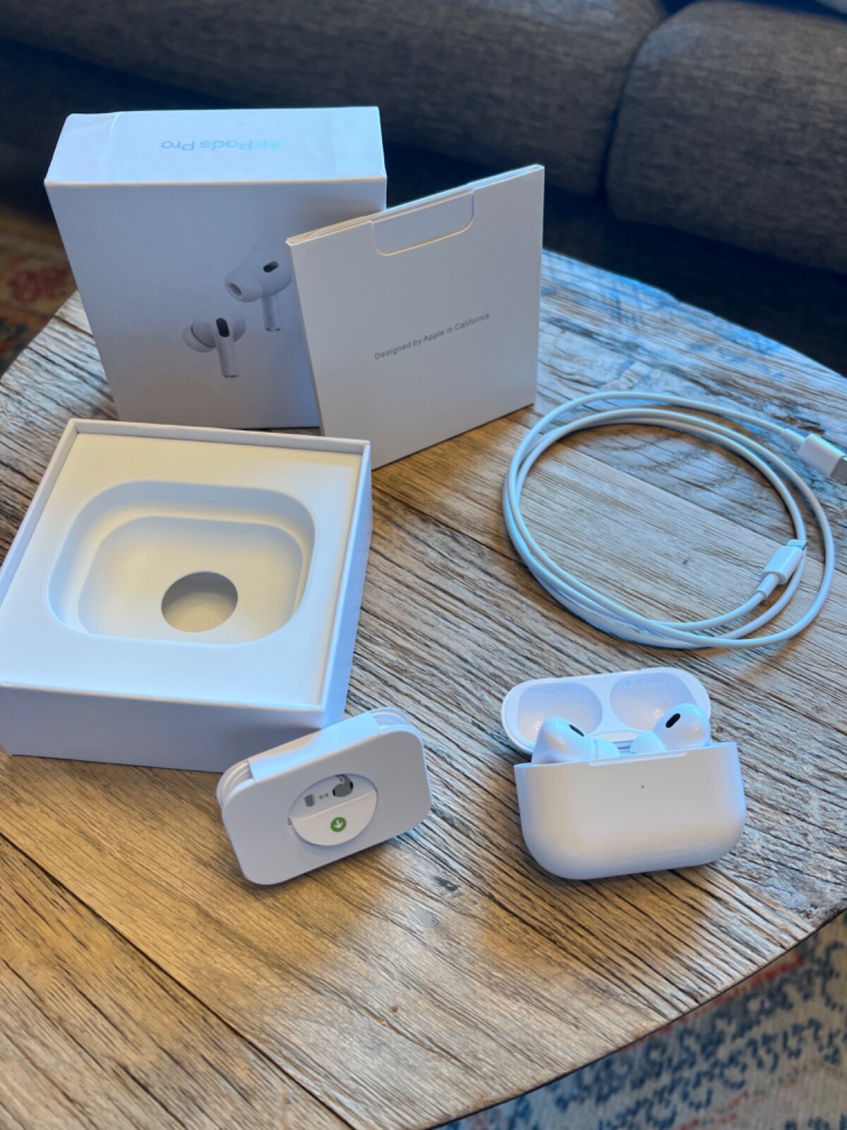 Apple AirPods Pro 2nd Generation (PLEASE COME WITH A OFFER