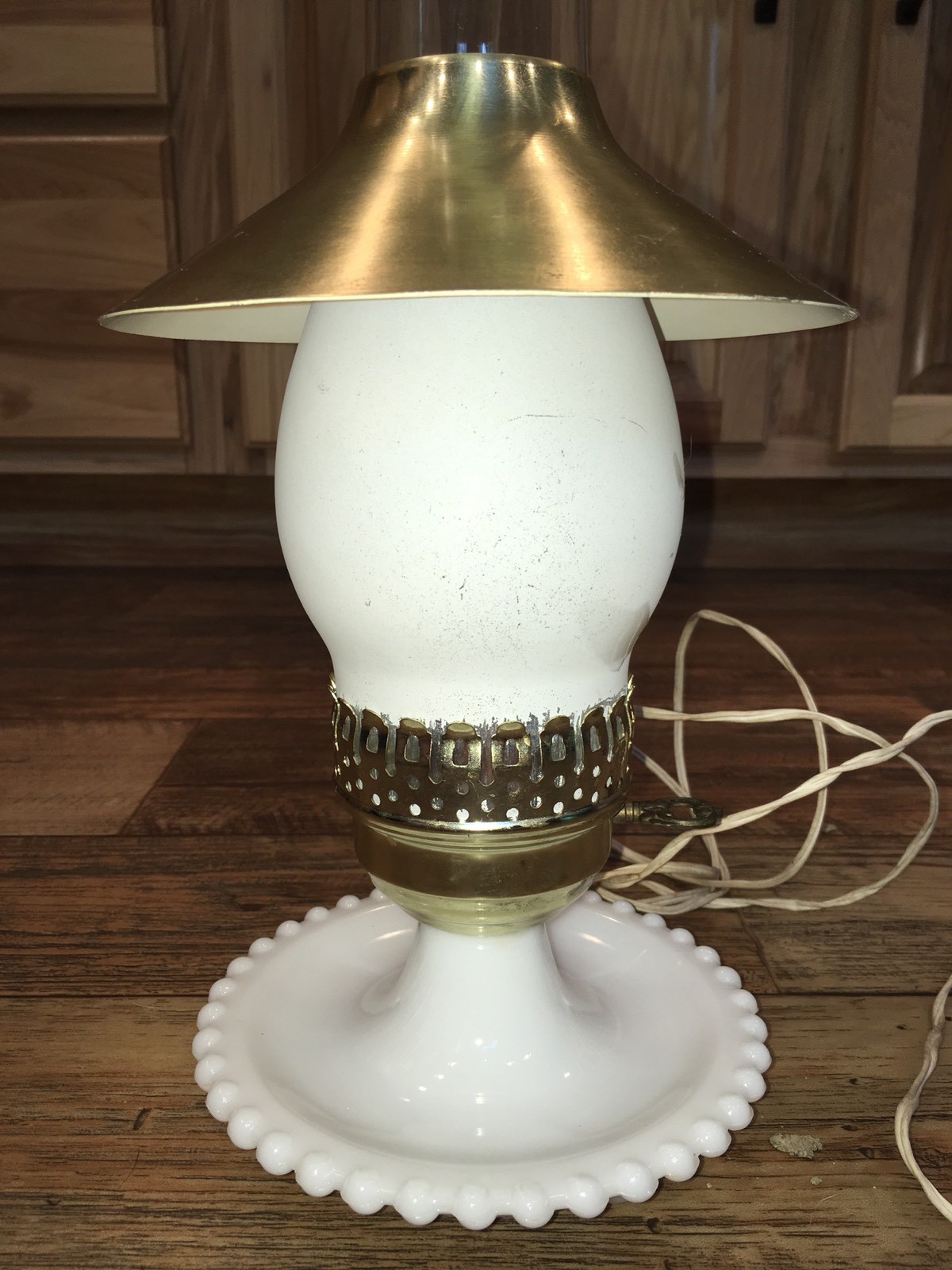 TABLE LAMP Milk Glass BEDROOM Hurricane Shade WHITE 12