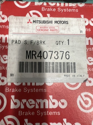 おまけ MR407376 PAD SET, Front BRAKE Mitsubishi, New OEM Part, Fit