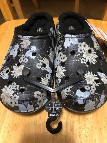 NWT Crocs Womens Freesail Graphic Lined Mule Clog Slippers Black Floral W7