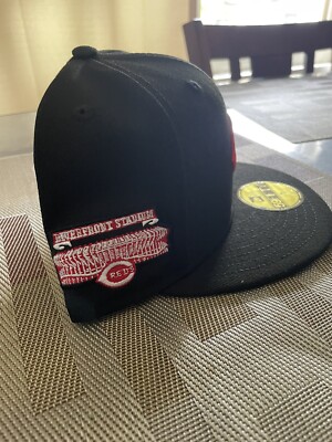 Hat Club exclusive Cincinnati Reds Riverfront Stadium Size 7