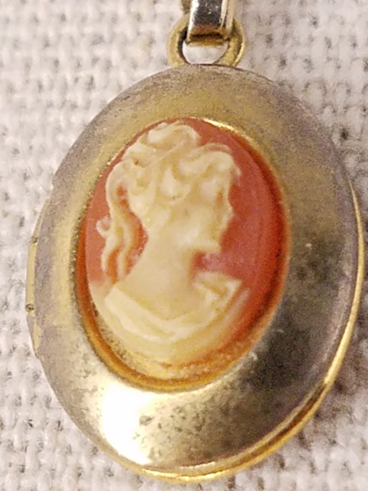 Vintage Cameo Jewelry Pendant Locket Earrings Victorian Gold Tone Small White