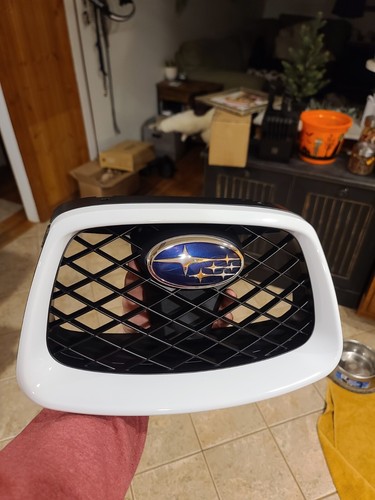 OEM 2006 Subaru Impreza Front Center Grille Assembly Aspen