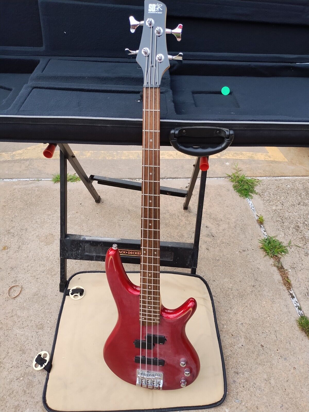 SoundGear by Ibanez SR 300 DX Bass Electric Guitar w/ Road SoundGear by Ibanez SR 300 DX Bass Electric Guitar w/ Road