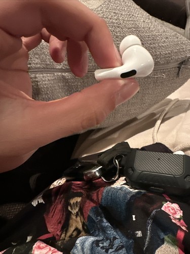Earbud For Apple Airpods Pro Left (L) A2084 Bluetooth Earbud For Apple Airpods Pro Left (L) A2084 Bluetooth
