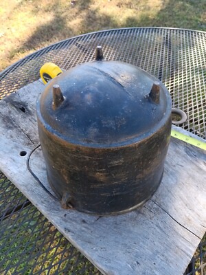 Antique Unmarked No. 7 Cast Iron Cowboy Kettle 3 Legs Gate Mark