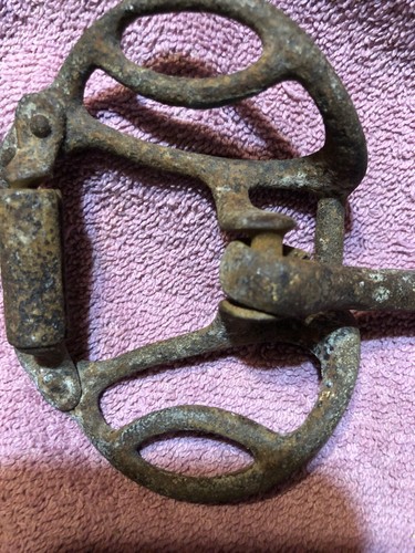 ANTIQUE VINTAGE  IRON HORSE HARNESS BIT. UNUSUAL RARE DESIGN Blacksmith Made