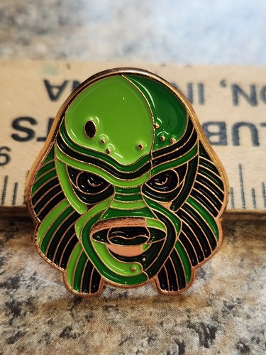  THE CREATURE FROM THE BLACK LAGOON, horror lapel Pin, Pinback, 