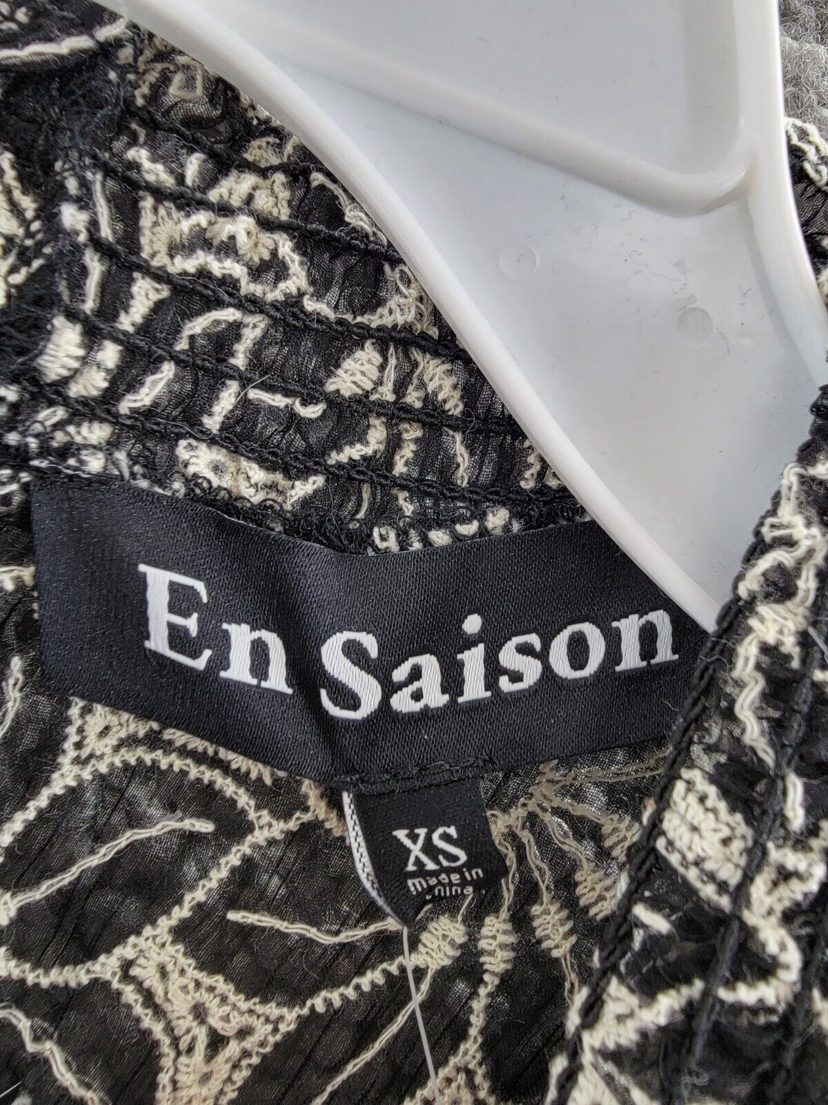 En Saison Embroidered Mock Neck Top Women's XS Black/White Floral Long Sleeve~ - Picture 7 of 12