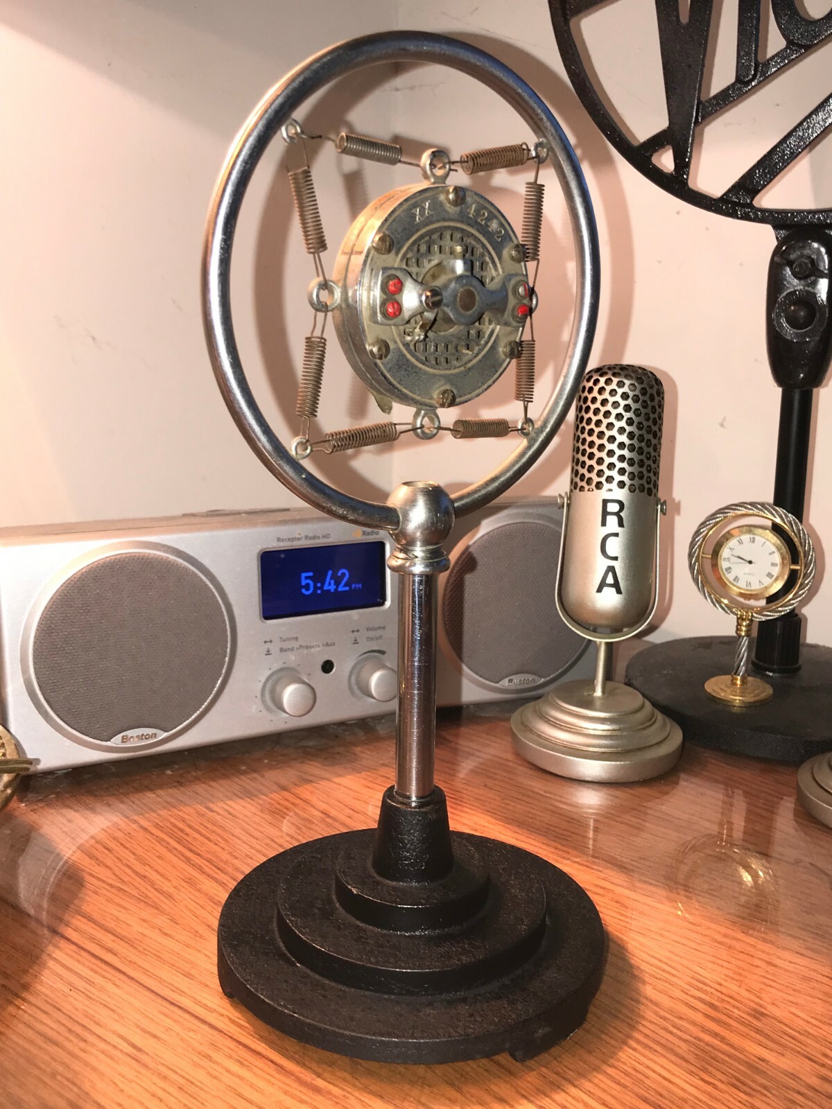 Vintage 40's UNIVERSAL XX Carbon Double-Button Ring Spring Microphone w/ Stand