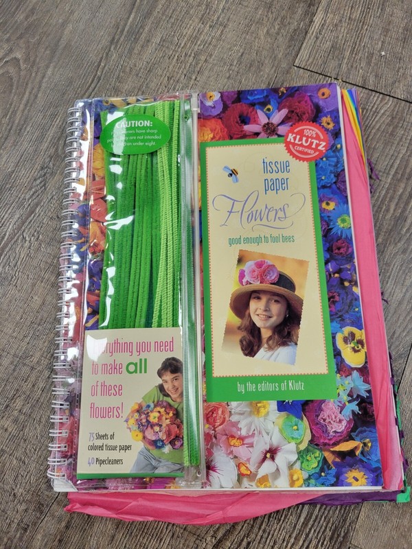 Make Tissue Paper Flowers Book Spiral-bound By Klutz Press Crafting