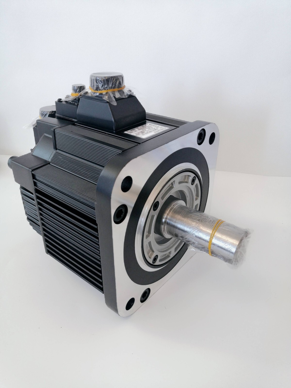 #新品未使用 SGMGH-09DCA6F-OYSEVOモーター