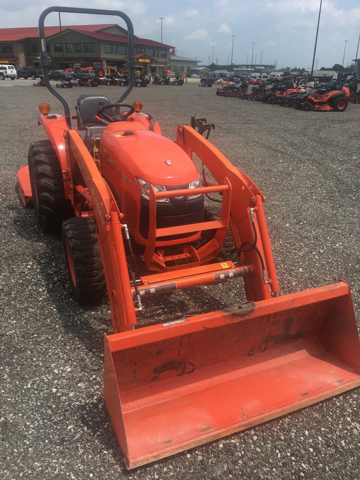 Kubota L3800 Diesel Tractor with Bucket, Loader and Bushhog! Low hours!