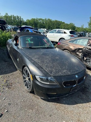 06 07 BMW Z4 Differential Carrier Assembly