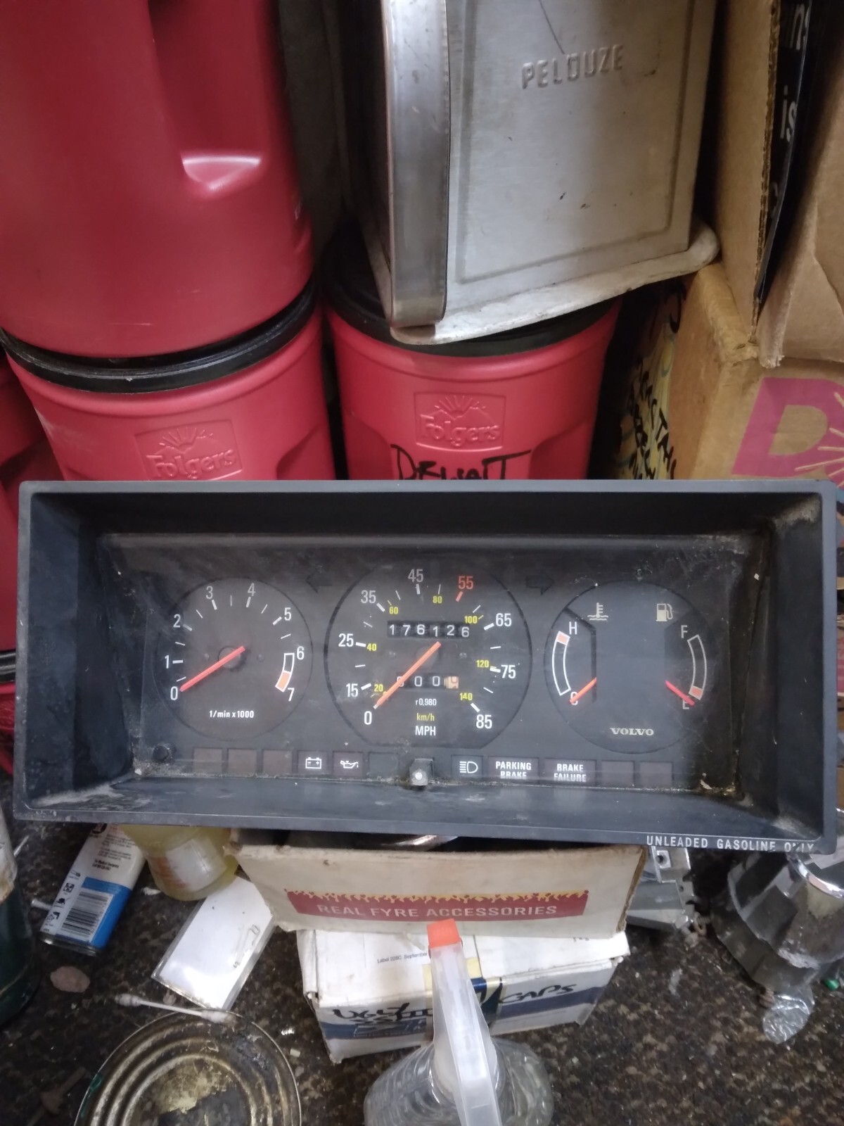 1981-1985 Volvo 240 Instrument Cluster W/ Tachometer 1982