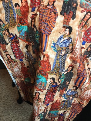 对于出售 1 Yard Of Women Of The World And Their Babies Fabric