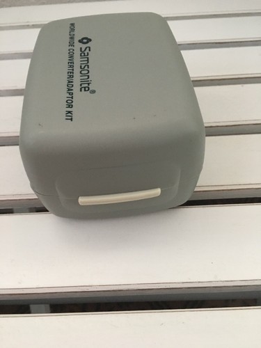 Samsonite 1600 Watt Worldwide Voltage Travel Converter Adapter Kit (W40)