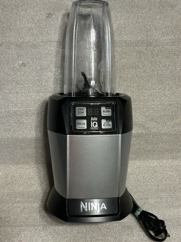 Ninja BL480D 1000W Auto-IQ Blender - Black/Silver, 18oz and 24oz Cups Ninja BL480D 1000W Auto-IQ Blender - Black/Silver, 18oz and 24oz Cups