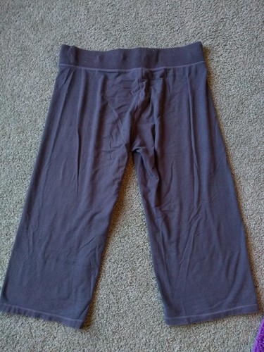 Liz Lange Maternity Pants Size Small Low Rise Under Belly Gray Sweat Yoga Capri