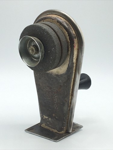 Vintage kitchen Dazey Sharpit No. 900 Knife Sharpener, Flower Crank Handle