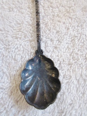 beautiful nadi fiji collector spoon-silver plate-very pretty