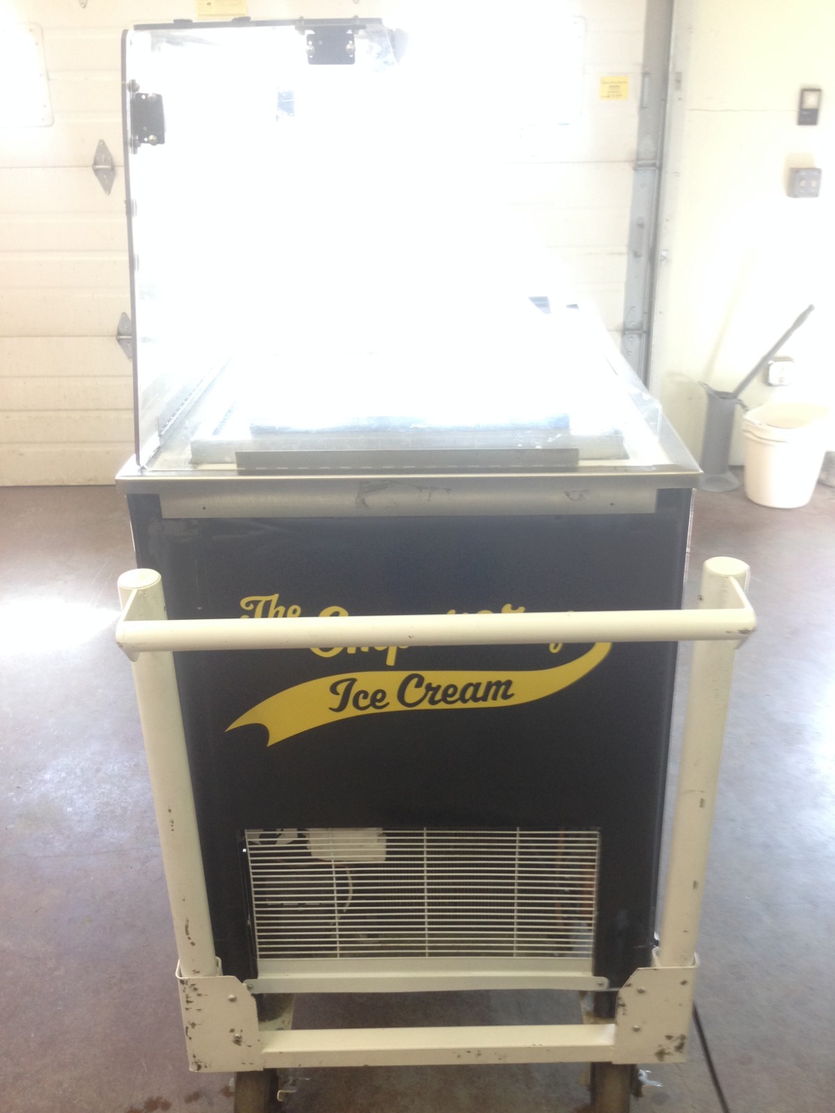 Cardinal Cold Plate Ice Cream Scoop Cart w/Attachments