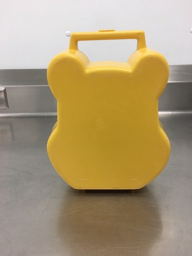DISNEY WINNIE THE POOH PLASTIC LUNCH BOX