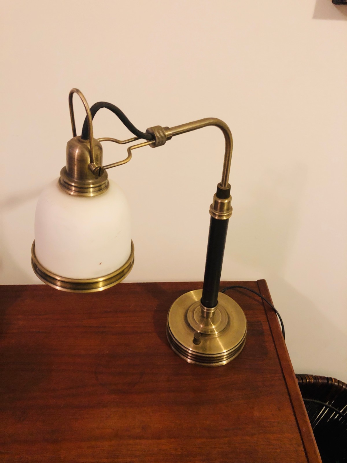 VINTAGE BANKER'S LAWYER'S BRASS and LEATHER DESK LAMP FROSTED GLASS SHADE