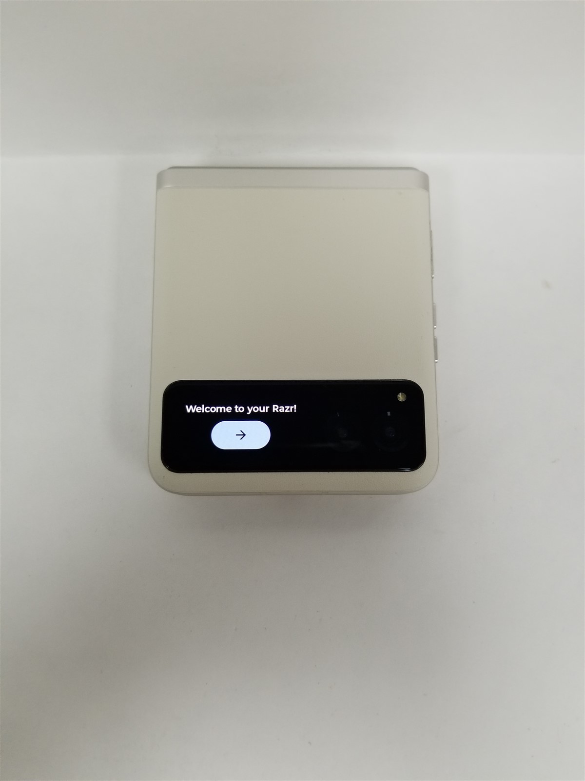 Motorola Razr 2023 128GB Cream XT2323-2 (Unlocked) Fully Functional DF6721