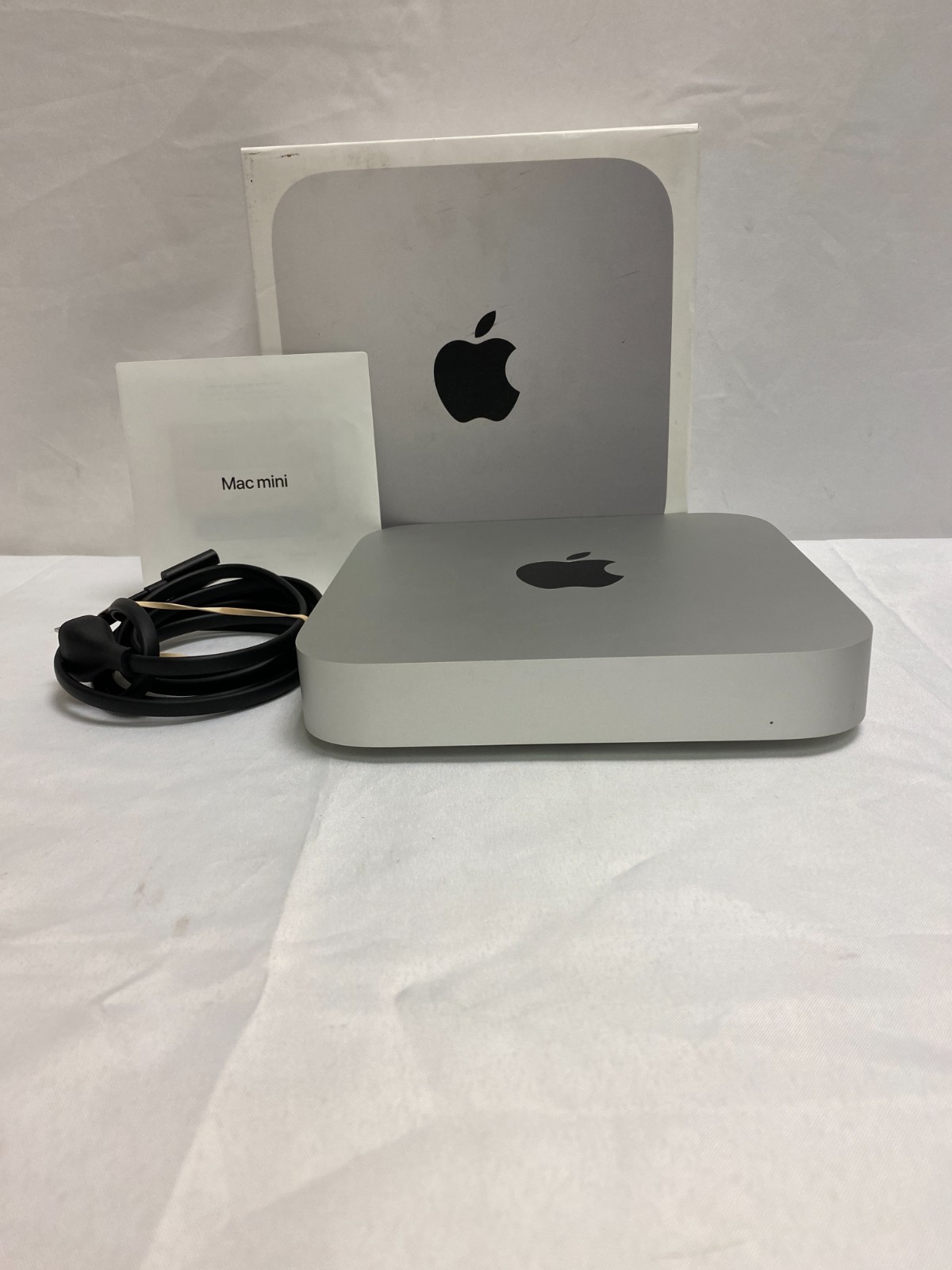 その他 Apple Mac mini M2 8GB 256GB A2686 New 2023 Apple M2 Mac mini 8GB 256GB SSD (Silver) A2686 - w
